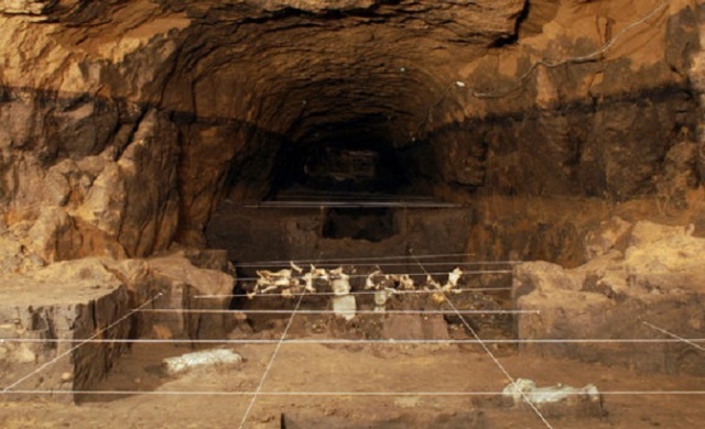 Teotihuacan tunnel